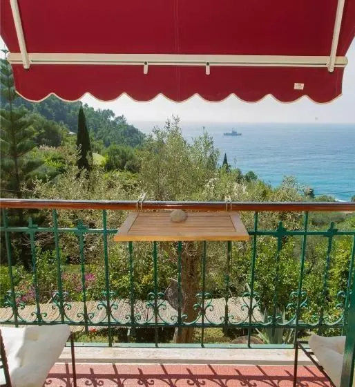 オーシャンビュースタンダードルームバルコニー付き, Villa Belvedere