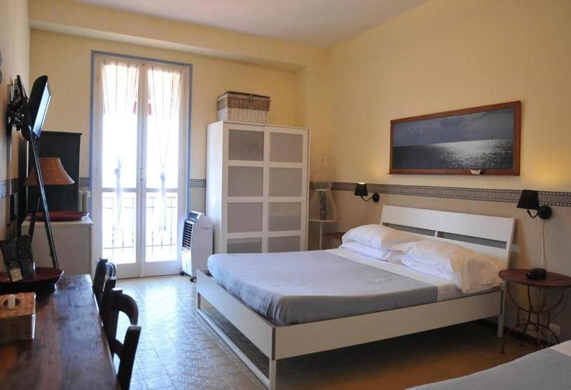 스탠다드 발코니 룸 바다 전망, Villa Belvedere