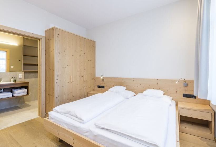 سوییت جونیور, Villa Kastelruth