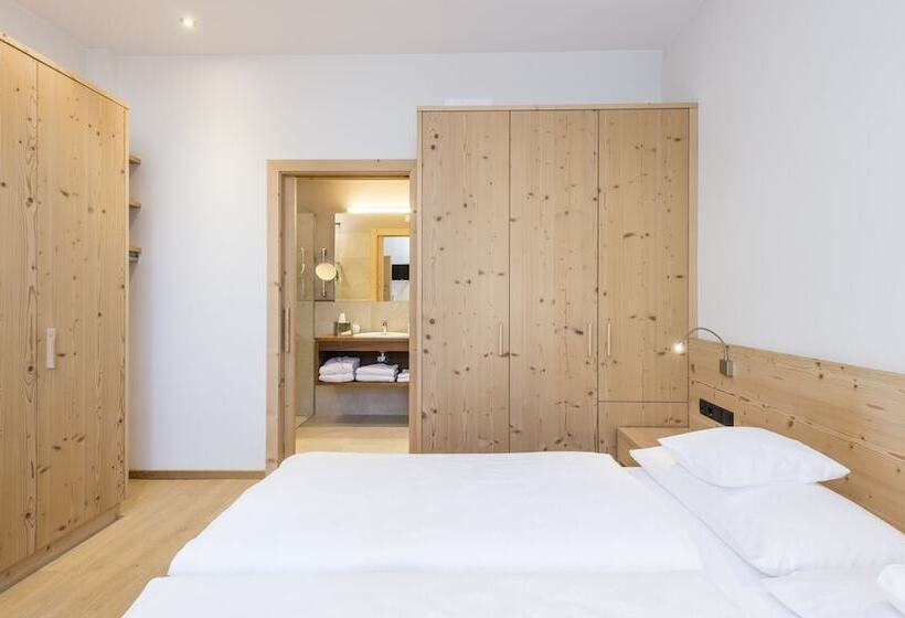 سوییت جونیور, Villa Kastelruth