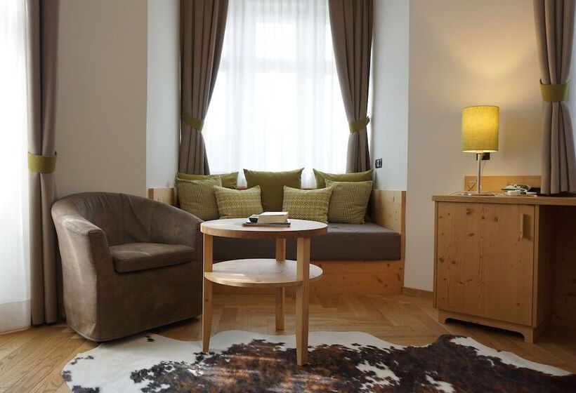 سوییت جونیور, Villa Kastelruth