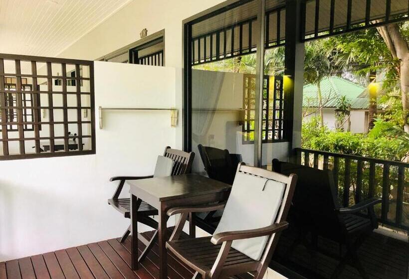 Quarto Triplo Estandar, Lamai Inn 99 Bungalows