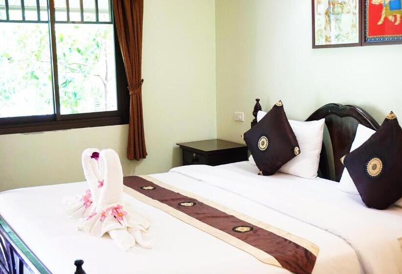 Quarto Triplo Estandar, Lamai Inn 99 Bungalows