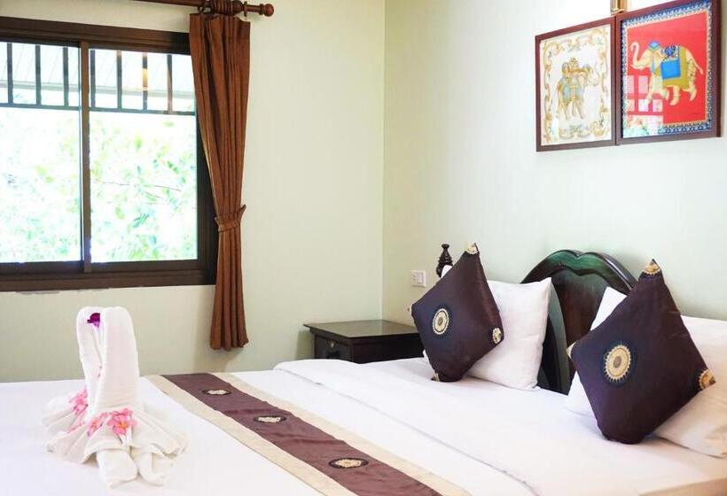 Quarto Triplo Estandar, Lamai Inn 99 Bungalows