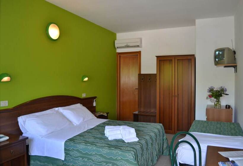 חדר משפחתי, Villa A Mare