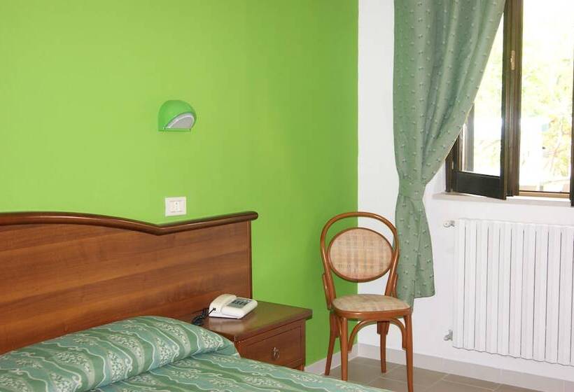 חדר משפחתי, Villa A Mare