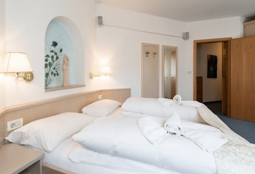 Номер Стандарт Трехместный, Villa Groff