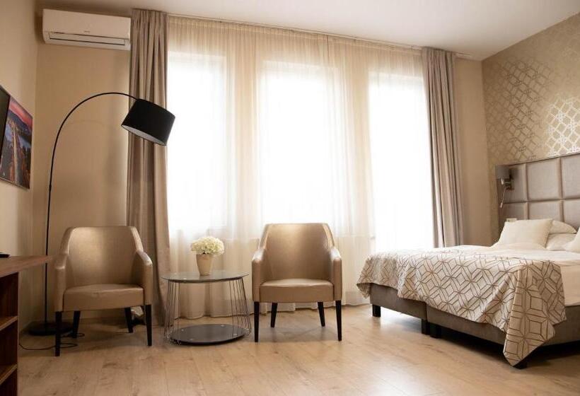 琮城市景观的豪华间, Vánkos & Eszcájg