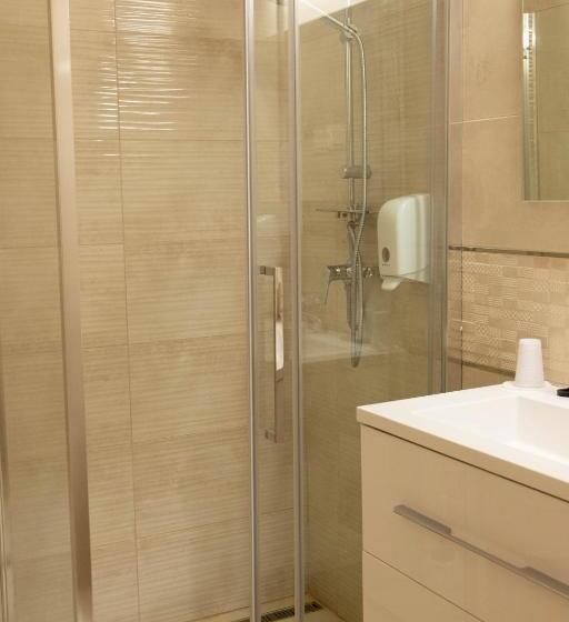 琮城市景观的豪华间, Vánkos & Eszcájg