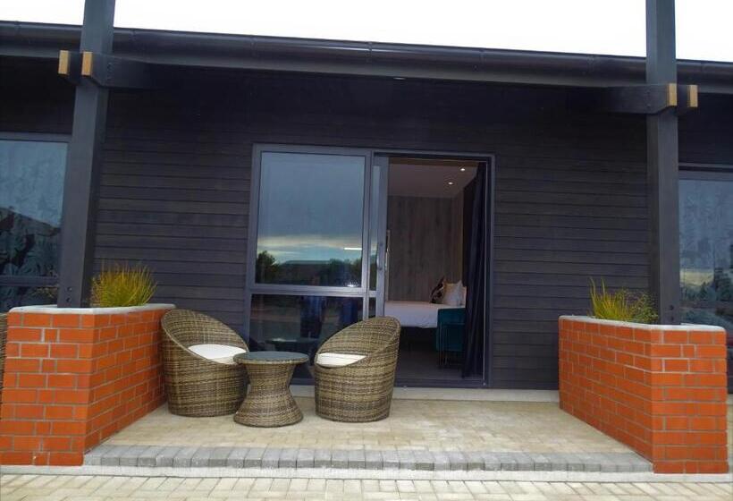 חדר סטנדרט עם מרפסת, Riverside Hotel Marlborough