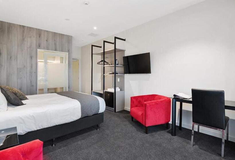 חדר סטנדרט עם מרפסת, Riverside Hotel Marlborough