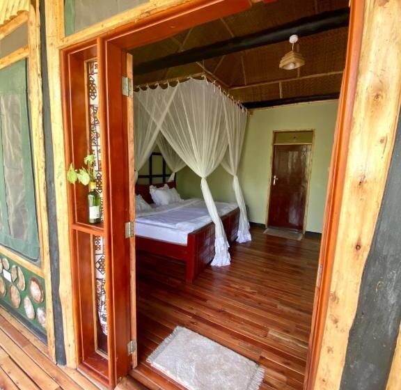 اتاق لوکس, Enshama Game Lodge And Campsite