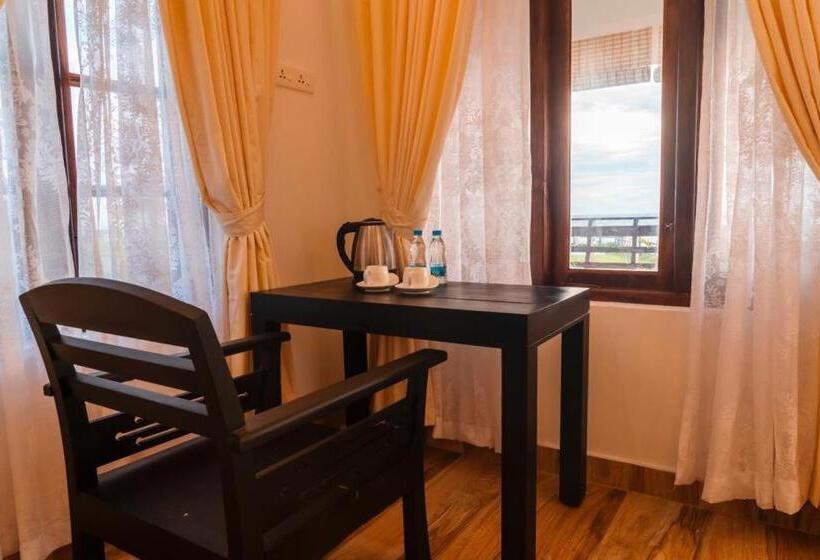 اتاق لوکس با چشمانداز دریا, The Marine Pride Beach Resort & Spa