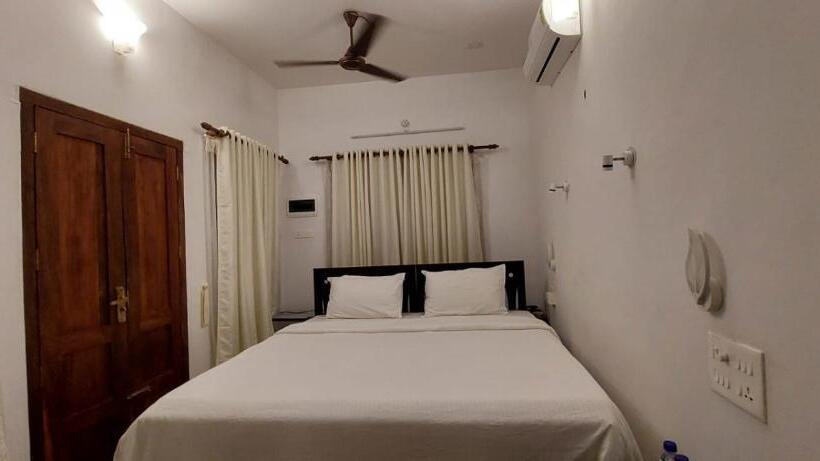 اتاق استاندارد, The Marine Pride Beach Resort & Spa