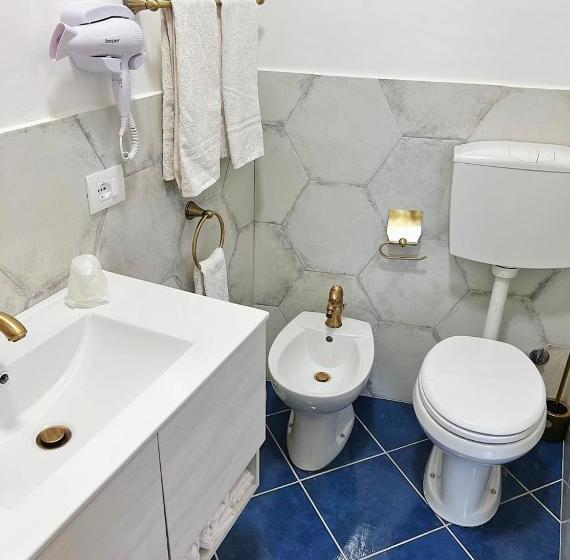 سوییت جونیور با چشم‌انداز دریا, B&b La Danza Del Mare