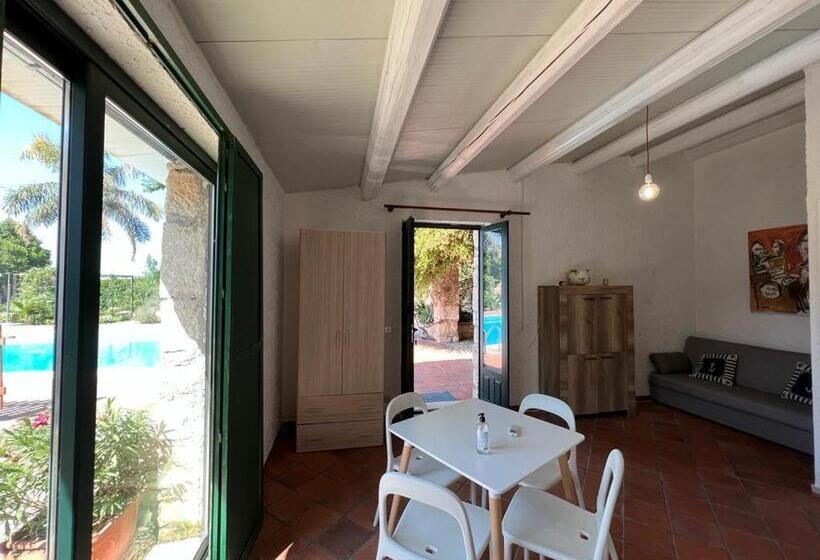 プールの見えるスタンダードトリプルルーム, B&b Etico La Casa Di Toti