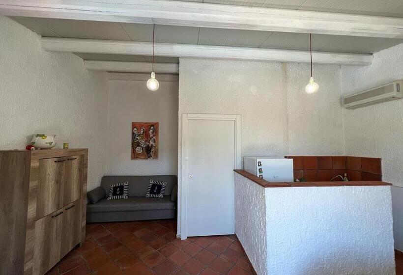 اتاق استاندارد سه تخته با چشم‌انداز استخر, B&b Etico La Casa Di Toti