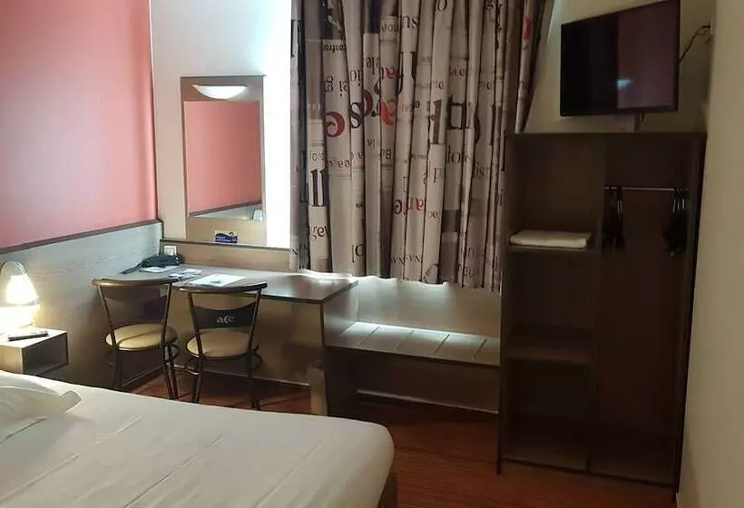 スタンダードトリプルルーム, Ace Hotel Noyelles