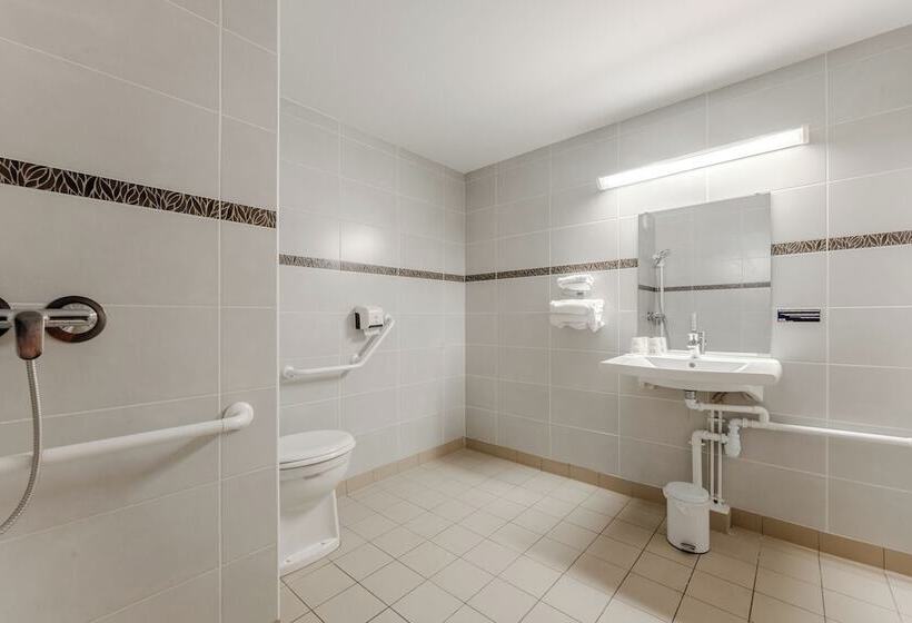 חדר משפחתי, Ace Hotel Noyelles