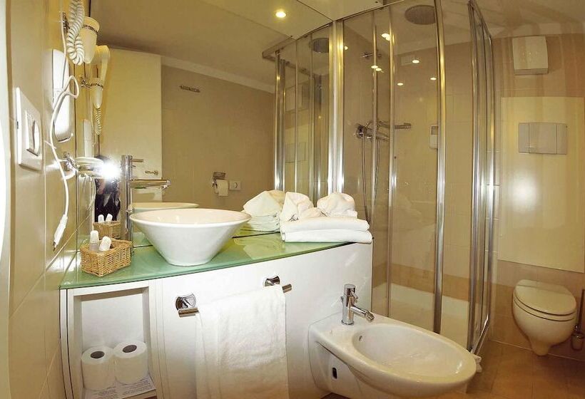 غرفة كلاسيكية ثلاثية, Alpen Hotel Eghel