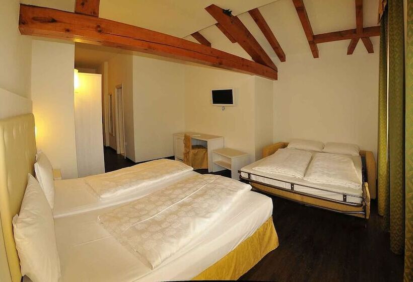 غرفة كلاسيكية رباعية, Alpen Hotel Eghel