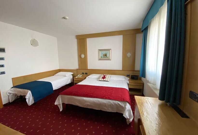 غرفة قياسية ثلاثية, Grand Hotel Miramonti