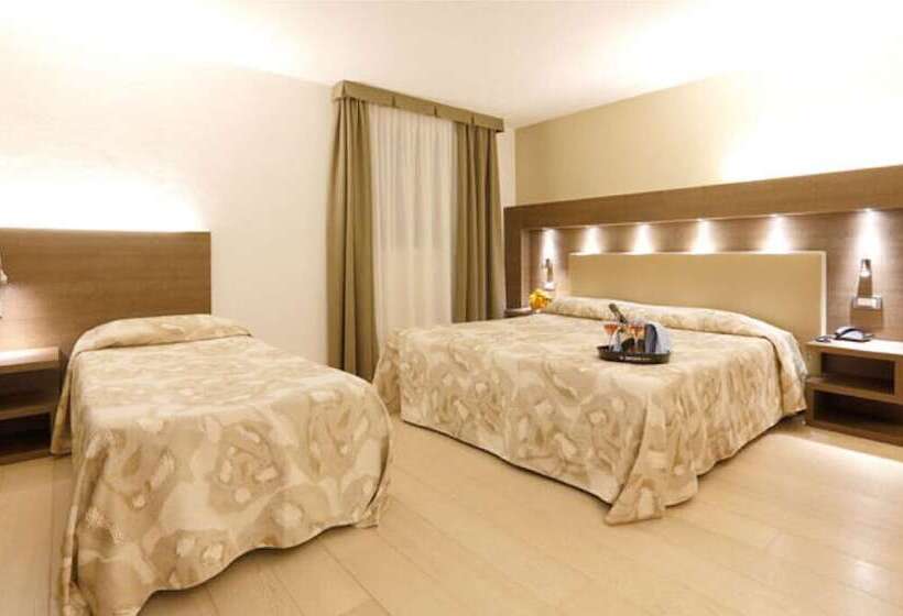 컴포트 트리플 룸, Grand Hotel Miramonti