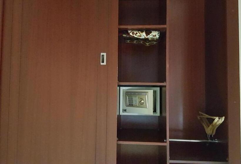 سوییت, Al Ayjah Plaza