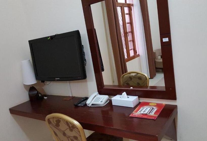 اتاق استاندارد با چشمانداز دریا, Al Ayjah Plaza