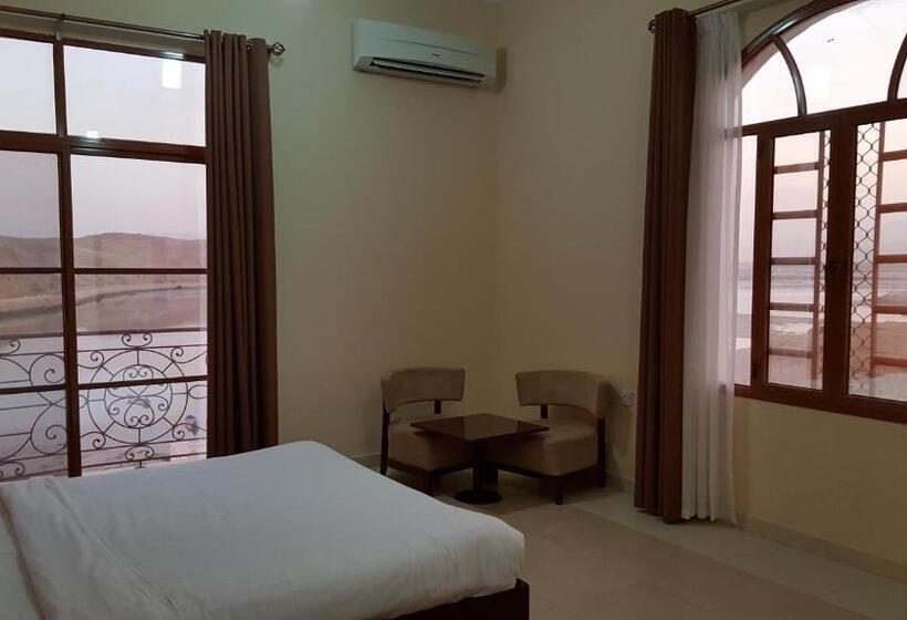 اتاق استاندارد با چشمانداز دریا, Al Ayjah Plaza