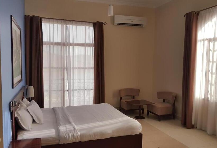 اتاق استاندارد با چشم‌انداز دریا, Al Ayjah Plaza