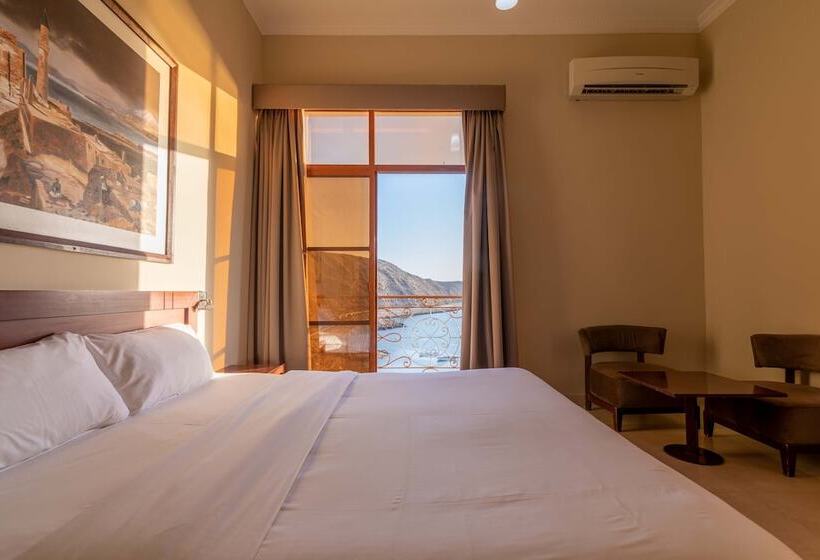 اتاق استاندارد با چشمانداز دریا, Al Ayjah Plaza