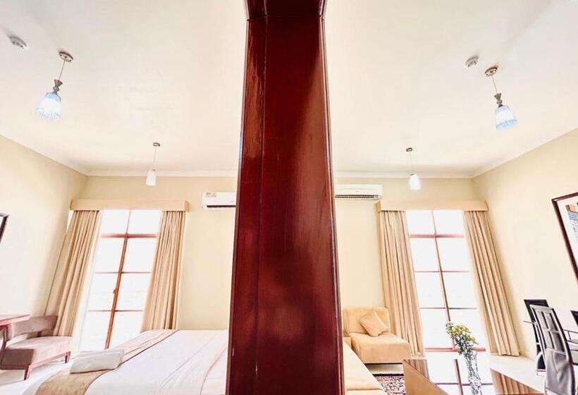 سوییت, Al Ayjah Plaza