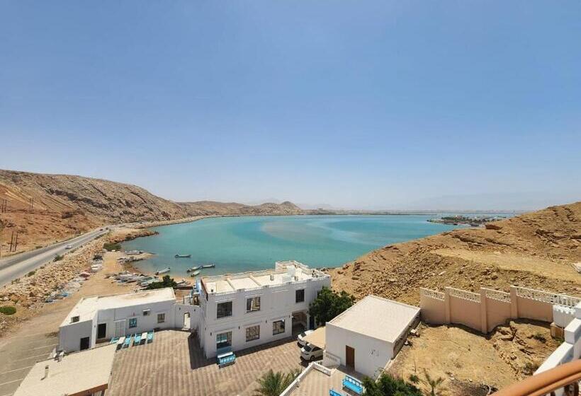 اتاق استاندارد با چشم‌انداز دریا, Al Ayjah Plaza