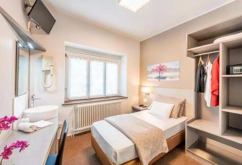 スタンダードシングルルーム, Albergo Ristorante Svizzero