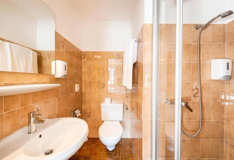 غرفة قياسية ثلاثية, Albergo Ristorante Svizzero