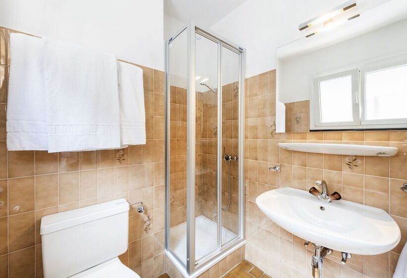 غرفة قياسية ثلاثية, Albergo Ristorante Svizzero