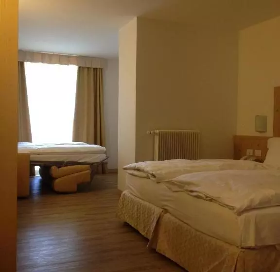 スタンダード４人部屋, Alpen Hotel Eghel