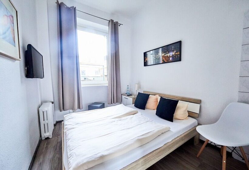 带共用浴室的标准房间, Alt Deutz City Messe Arena Kontaktloser Self Check In