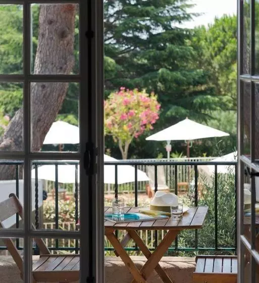 اتاق استاندارد با چشم‌انداز پارک, Domaine Du Calidianus