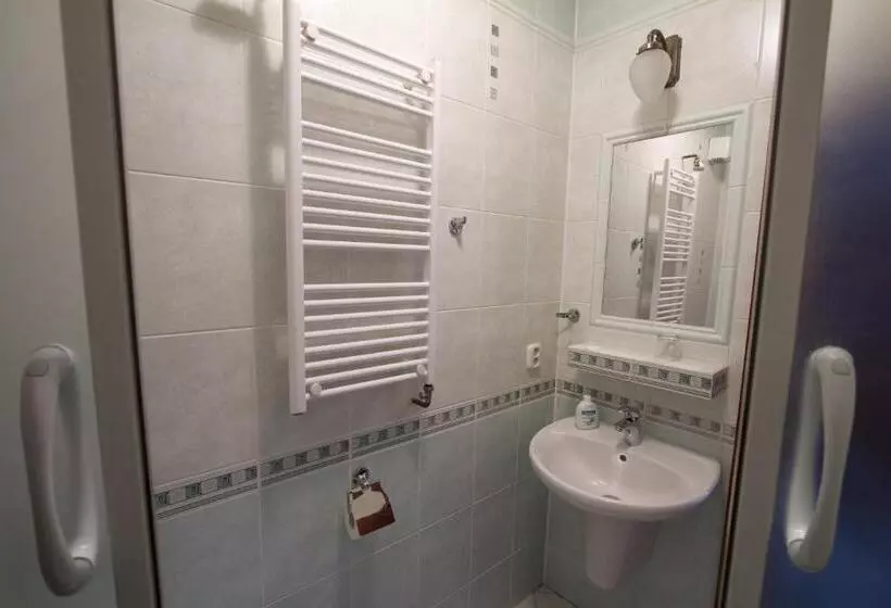 اتاق استاندارد یک نفره, Grand