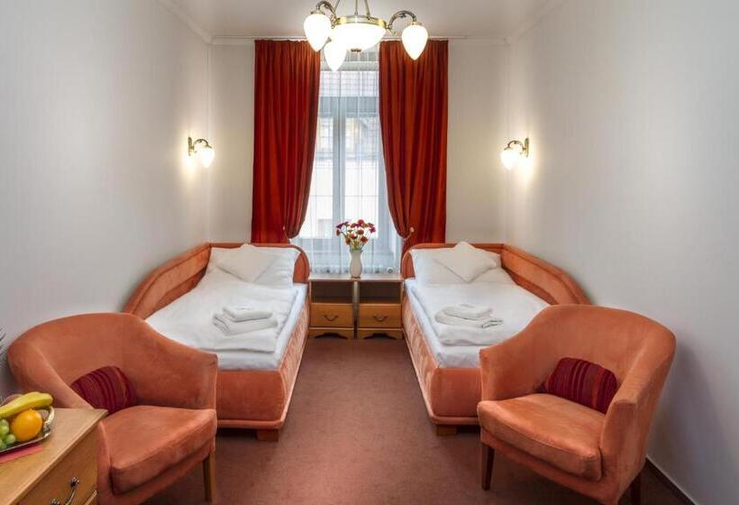 غرفة ديلوكس, Grand