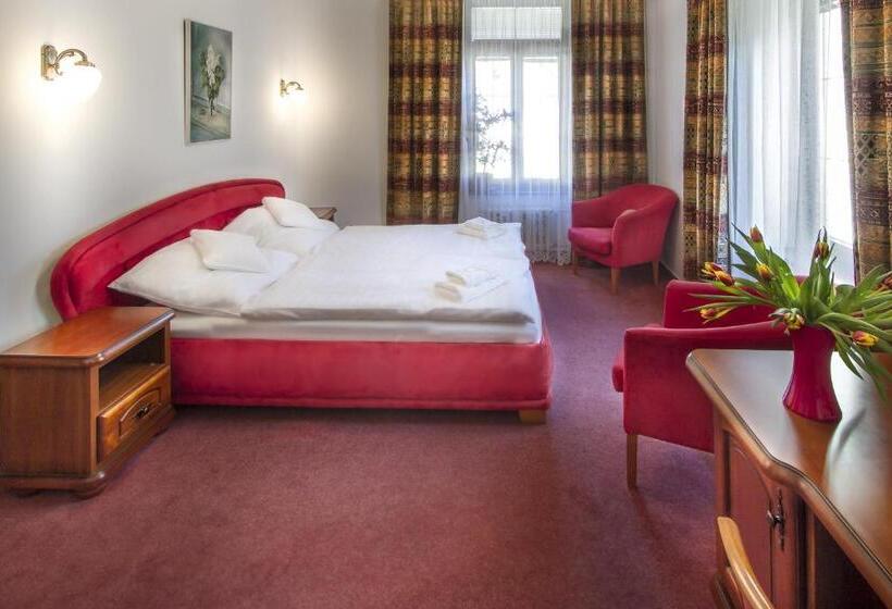 غرفة ديلوكس, Grand