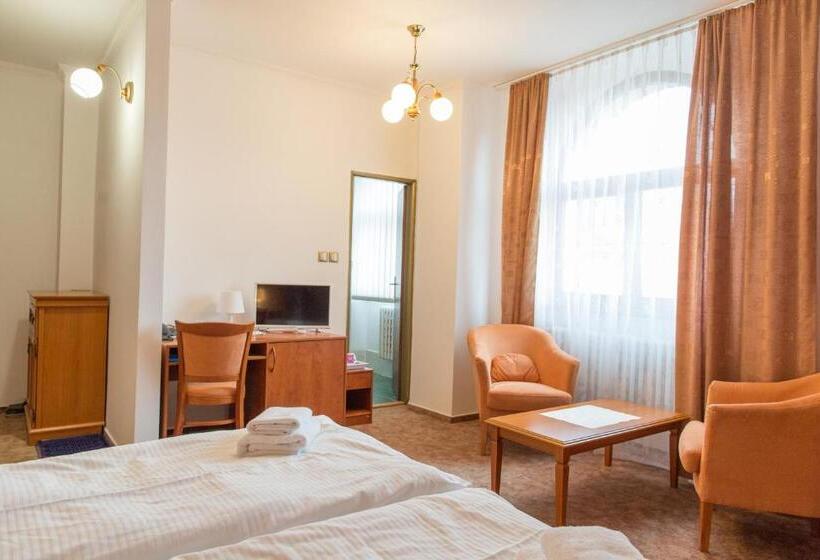 غرفة قياسية, Grand