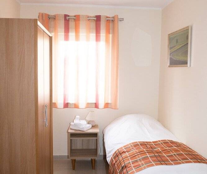 اتاق خانوادگی, Gulliver