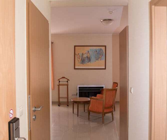 اتاق خانوادگی, Gulliver