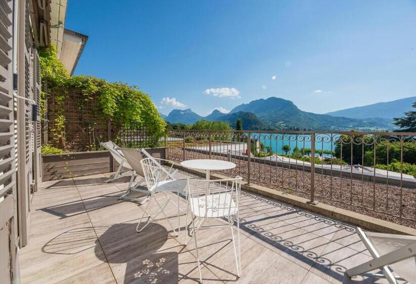 סוויטת ג'וניור נוף לאגם, Hôtel Beau Site Talloires B Spa