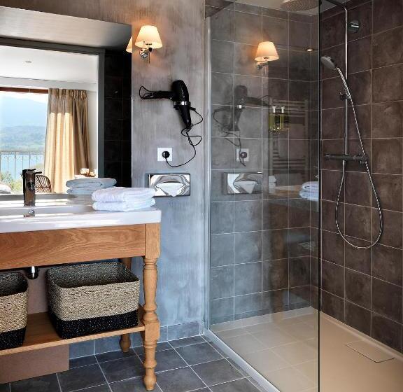 סוויטת ג'וניור נוף לאגם, Hôtel Beau Site Talloires B Spa