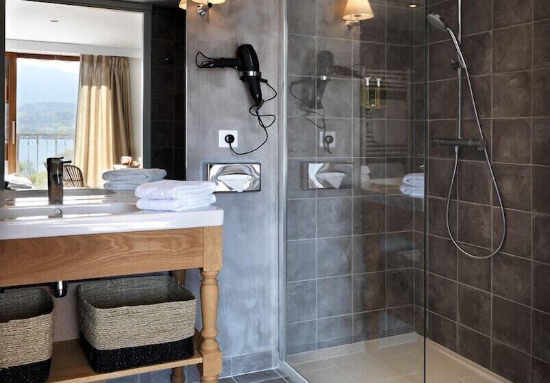 סוויטת ג'וניור נוף לאגם, Hôtel Beau Site Talloires B Spa