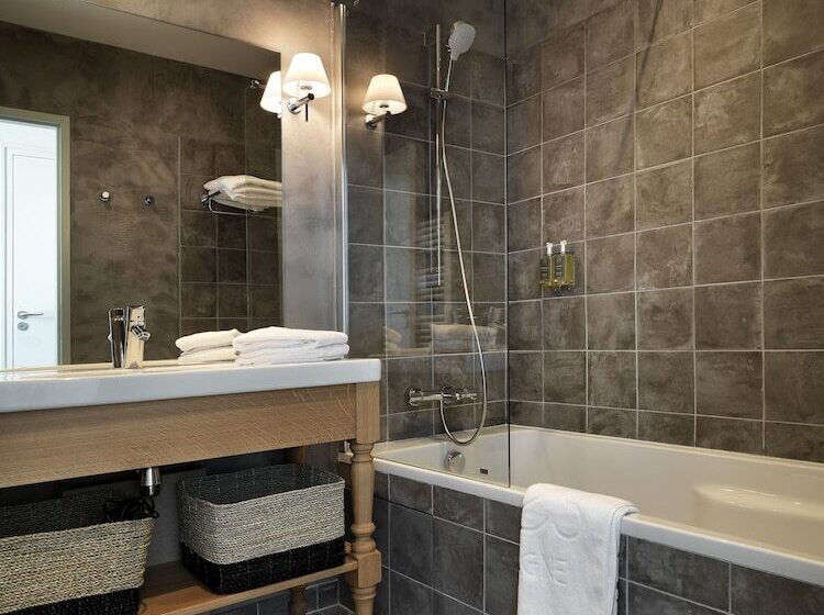 Номер Deluxe Вид на Озеро, Hôtel Beau Site Talloires B Spa